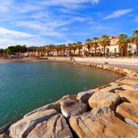Appartamento 50 Mt Mare Con Parcheggio Riservato Riva Ligure Extérieur photo