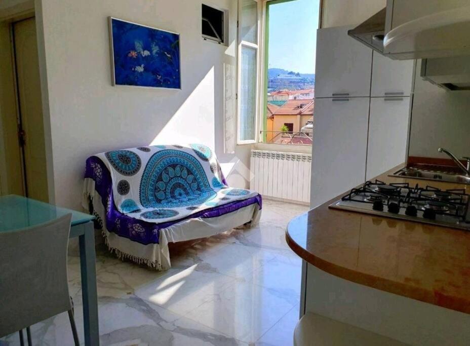 Appartamento 50 Mt Mare Con Parcheggio Riservato Riva Ligure Extérieur photo