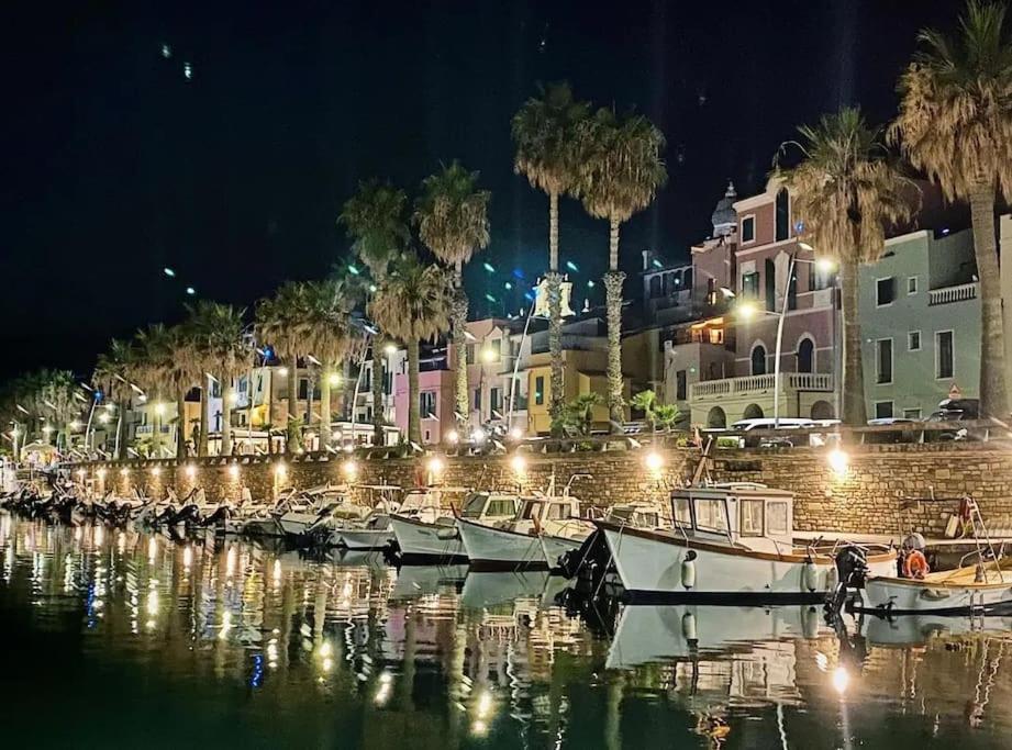 Appartamento 50 Mt Mare Con Parcheggio Riservato Riva Ligure Extérieur photo